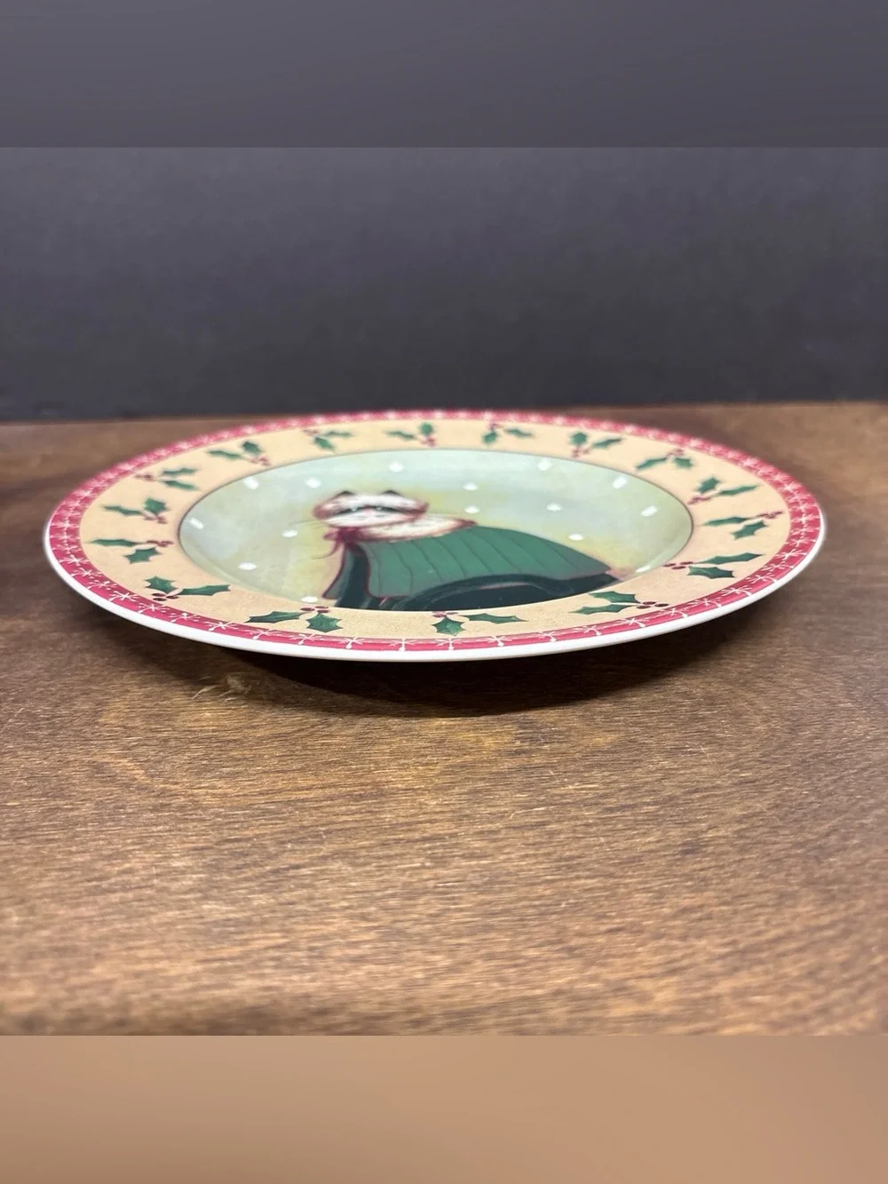 Oneida Holiday Cats Stoneware Accent Plate in Green, Red, Cream